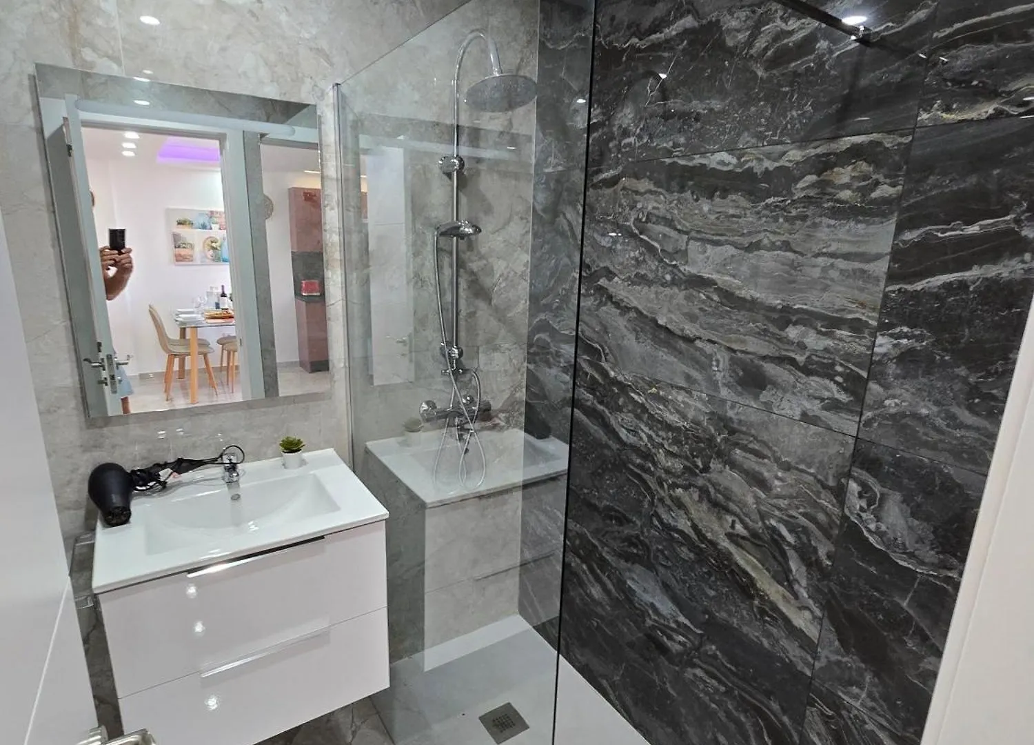 לוס כריסטיאנוס Apartment Eden Mit Beheiztem Pool, Luxurioese Ausstattung Mit Marmorboden, Marmorbadezimmer ספרד